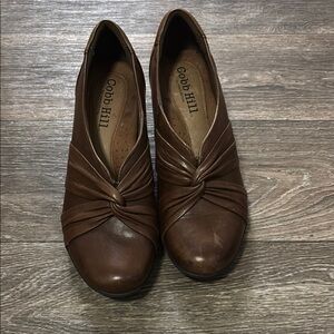 Cobb Hill by New Balance Brown Leather Flats with Ruched Detail